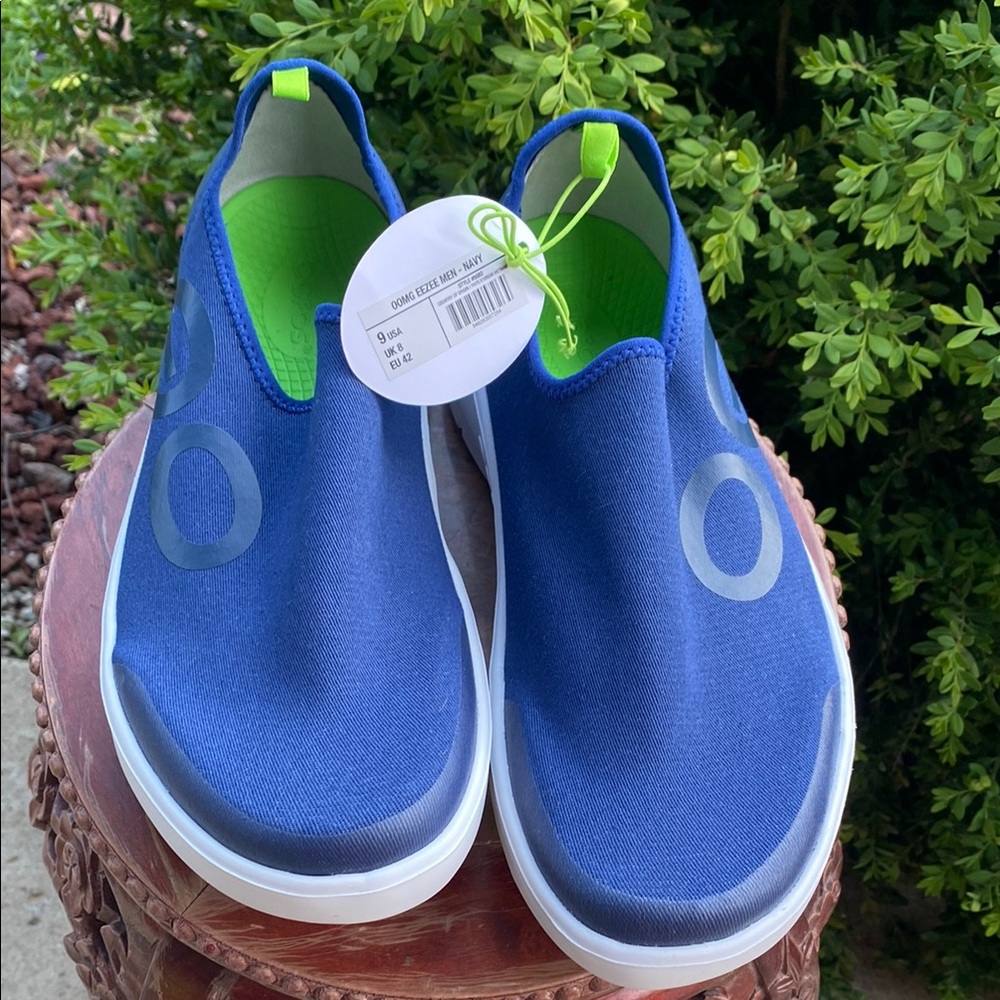 NWT OOFOS OOMG EEZEE NAVY WOMENS SIZE 9